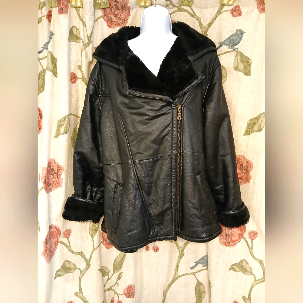 Wilsons Leather Heavy Winter Coat, Xl, Diagonal Zipper W/Top Bottom Closure